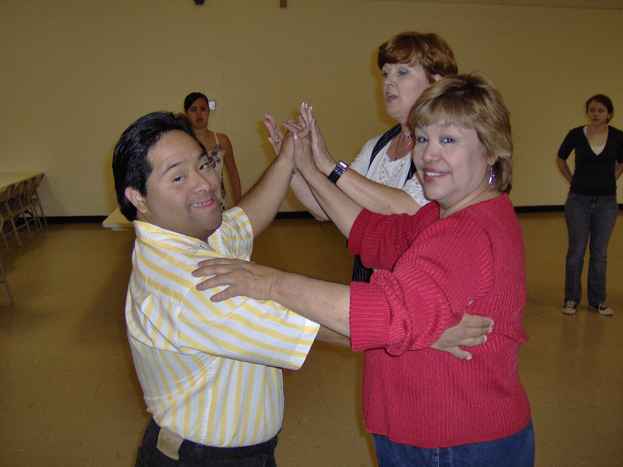 dancetherapy.march2007.4thanniverasry.danceclass.famsvc.029.jpg
